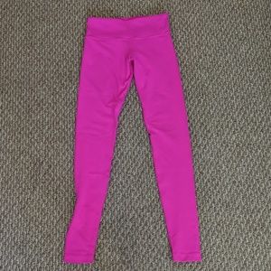 Hot pink Lululemon yoga pants (4)